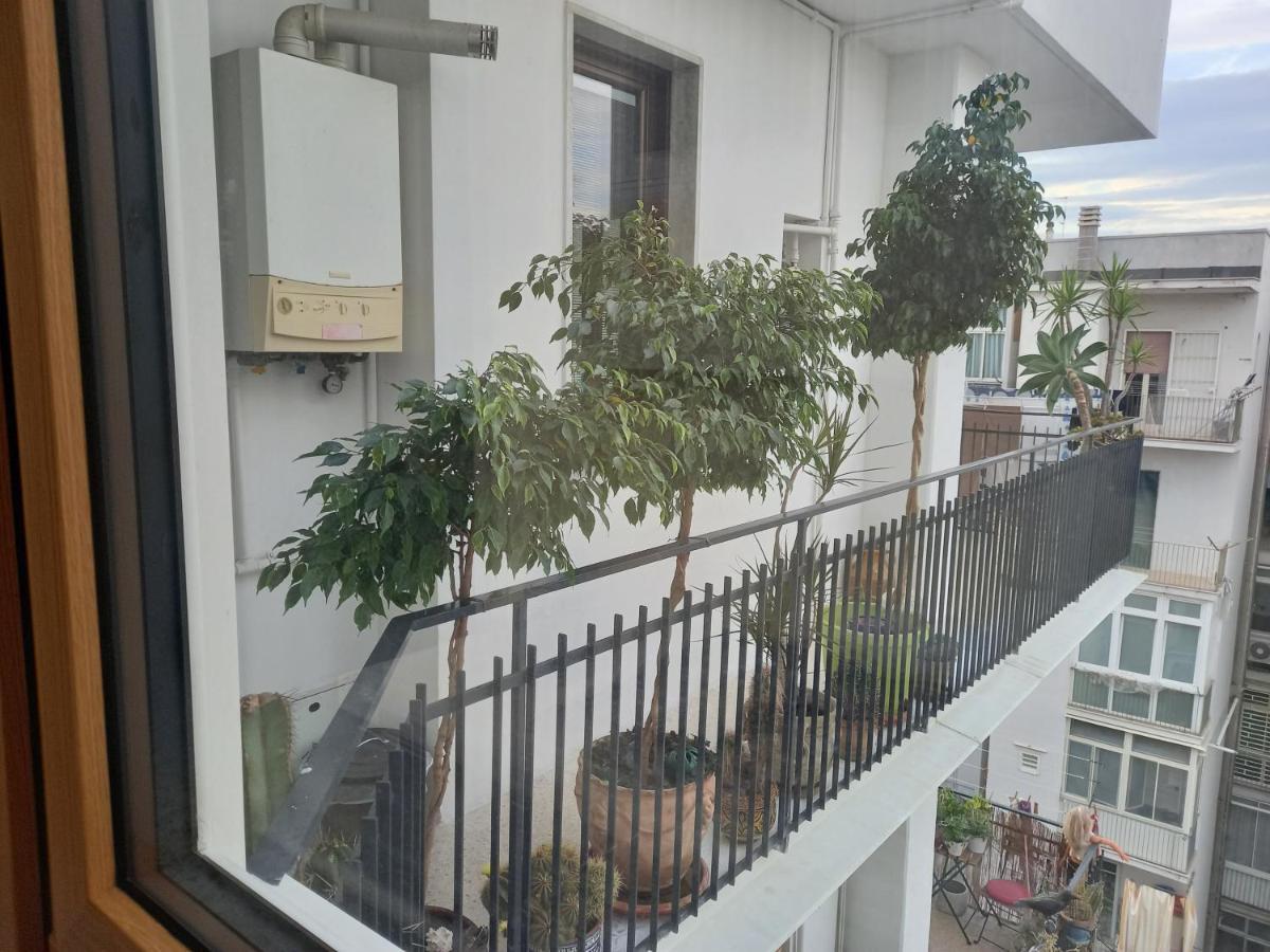 Confortevole Бари Экстерьер фото