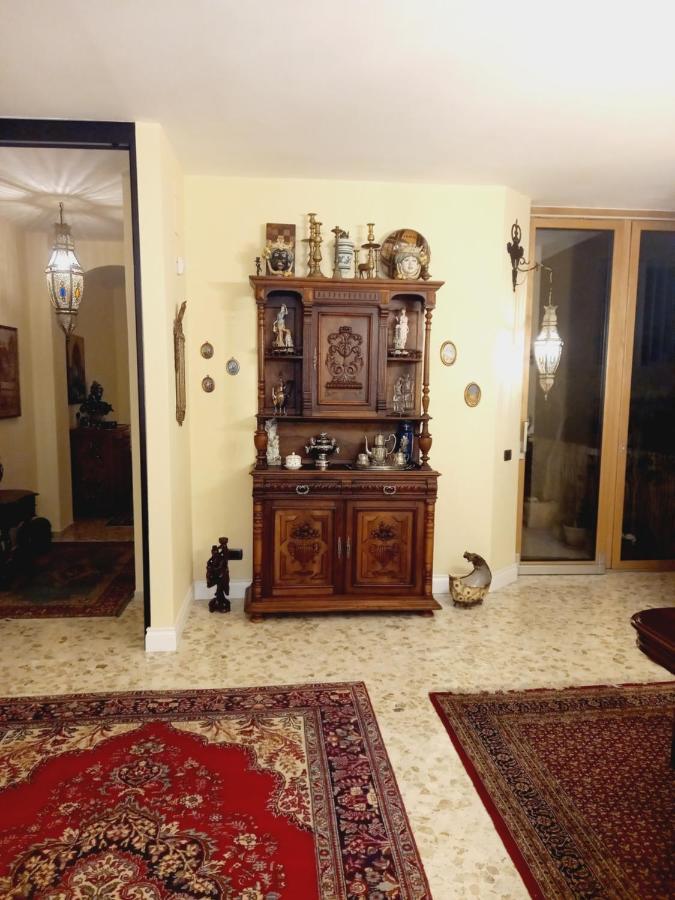Confortevole Бари Экстерьер фото