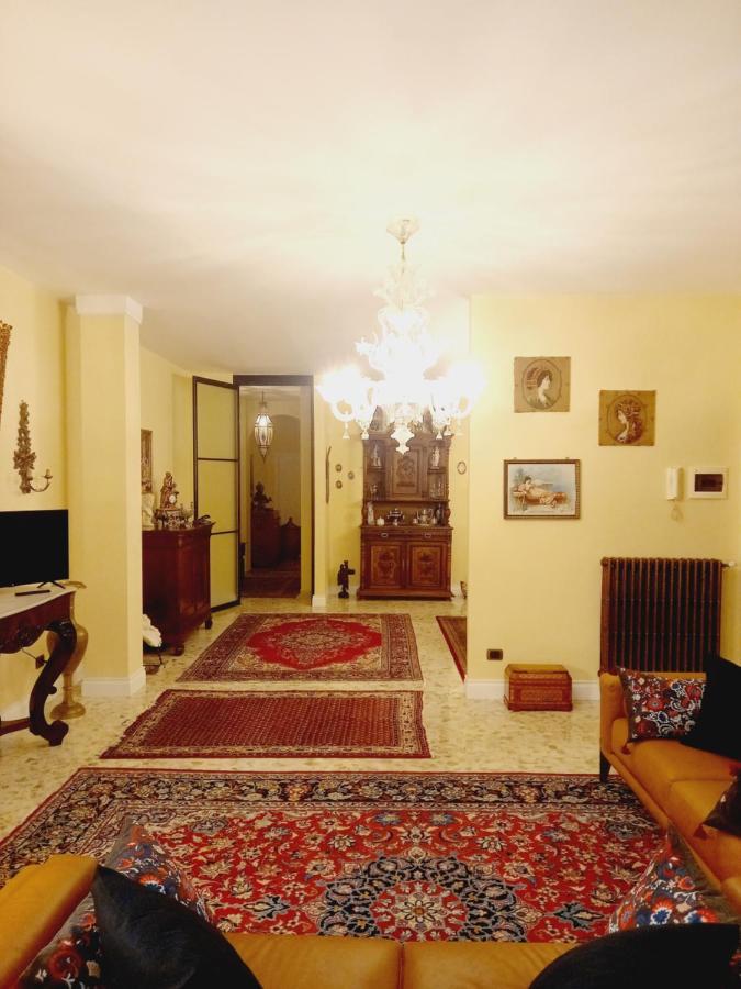 Confortevole Бари Экстерьер фото